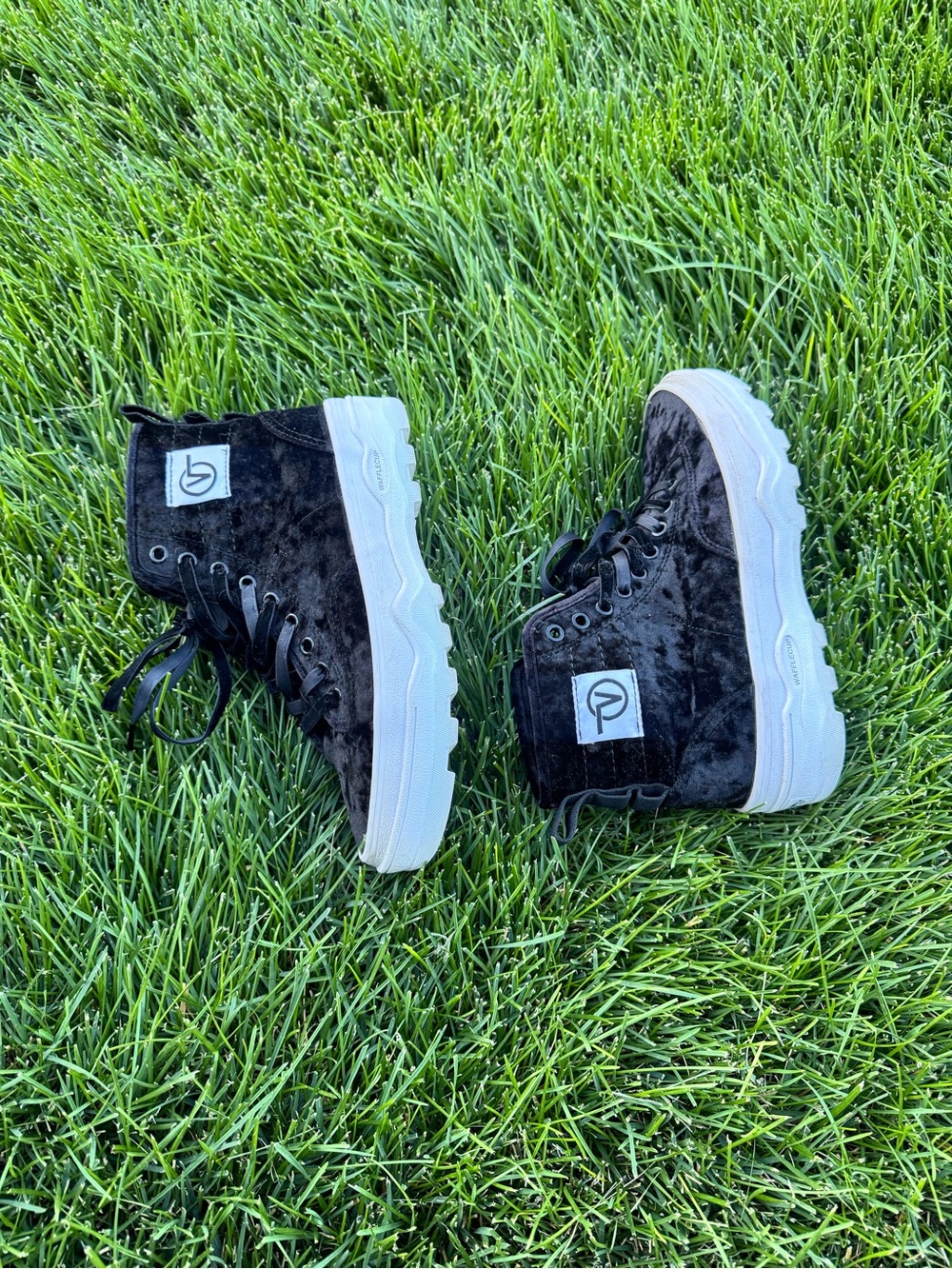 Vans Sentry WC Crushed Velvet Black White Women’s Size 8
